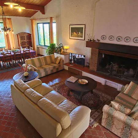 Elegant And Broad In With Garden And Pool Torgiano